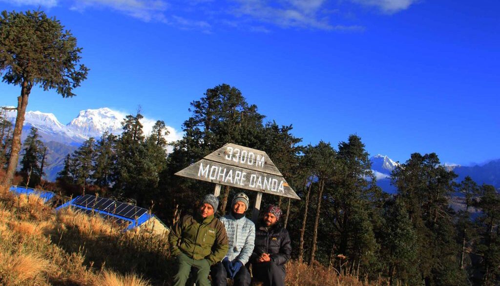 MOHARE DANDA KHOPRA COMMUNITY TREK