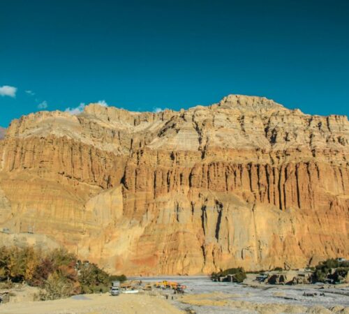 glorious-himalaya-trek-4MPV-ObzOzU-unsplash (1)